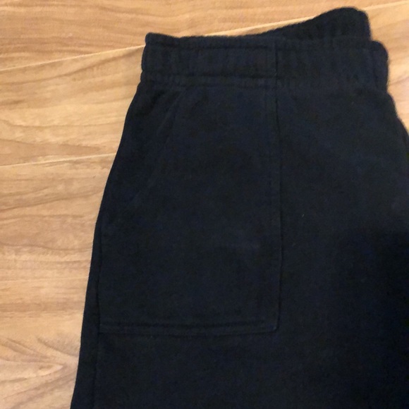 Black Aritzia TNA Boyfriend Cargo Sweatpants - Picture 4 of 4
